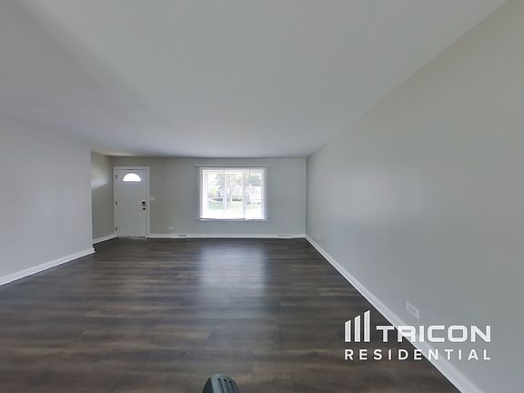 3rd image of 14908 Hopkins Ct