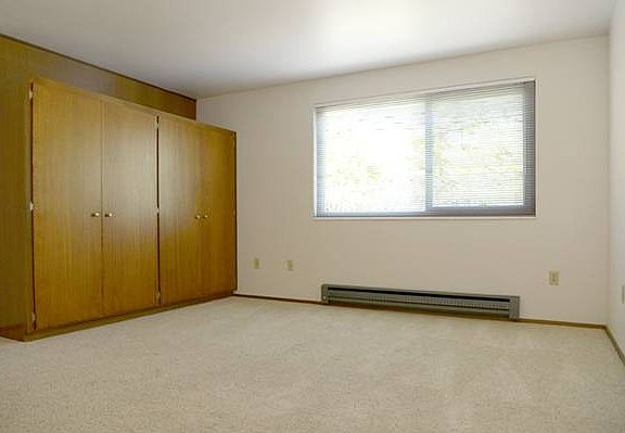 4th image of 6401 24th Ave NW APT 201