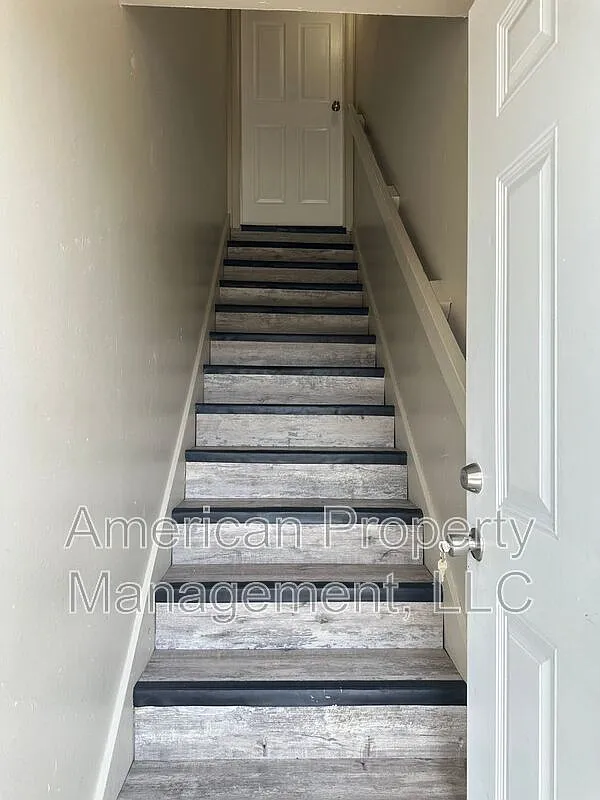1 bed, 1.0 bath, $800 — Photo 3