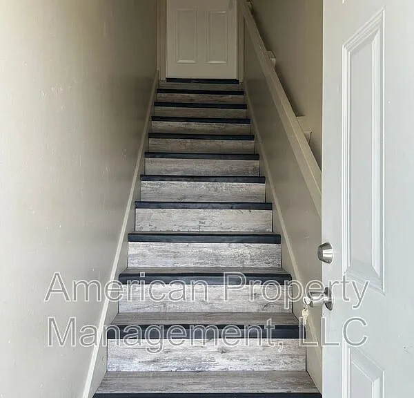 3605 1/2 E 16th St #B — Photo 3