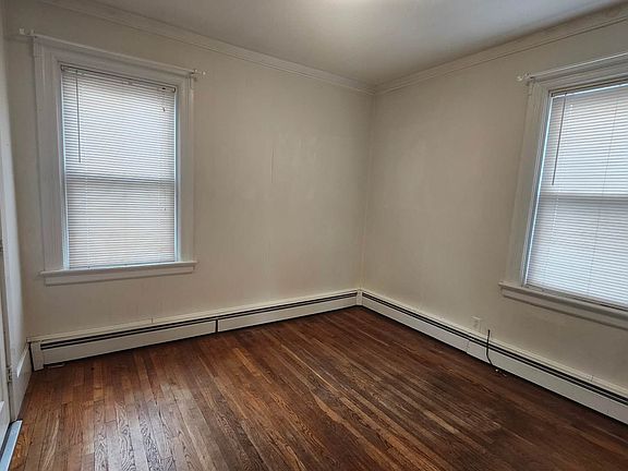 4th image of 14 Amy St Floor 2