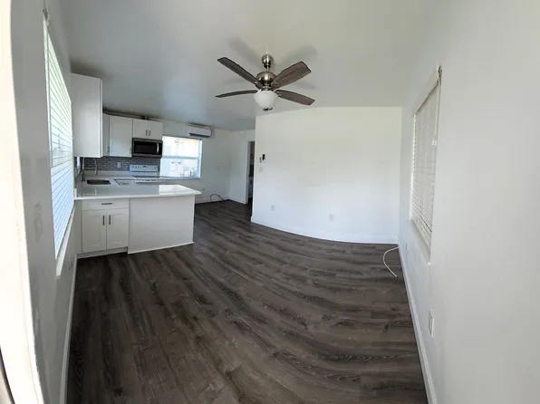 2043 Cass St, Sarasota, FL 34231