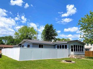 1203 S 11th St, Prairie Du Chien, WI 53821