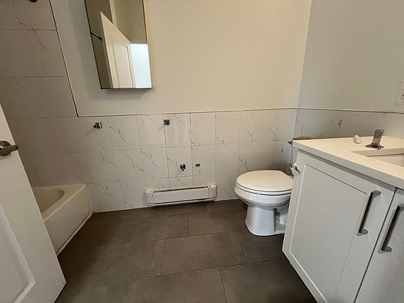 5th image of 427 Bergen Ave Floor 3