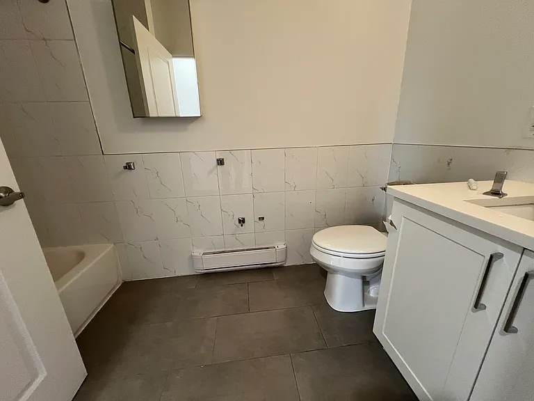 427 Bergen Ave #3 — Photo 5