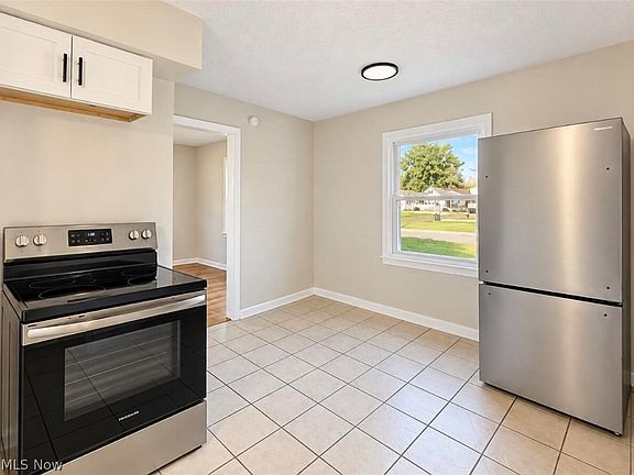 5th image of 4964 15th St SW