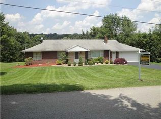 2976 Melvin Dr, New Castle, PA 16105