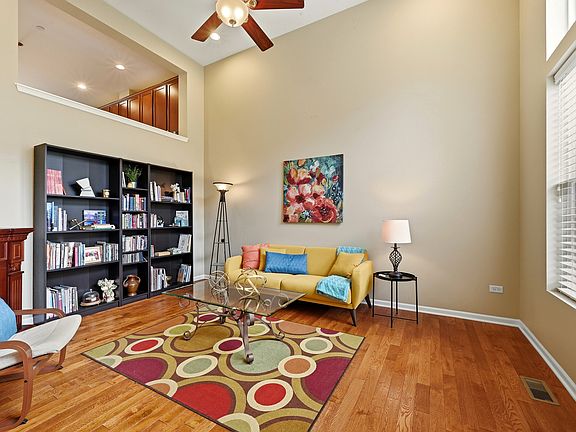 3rd image of 2845 Henley Ln