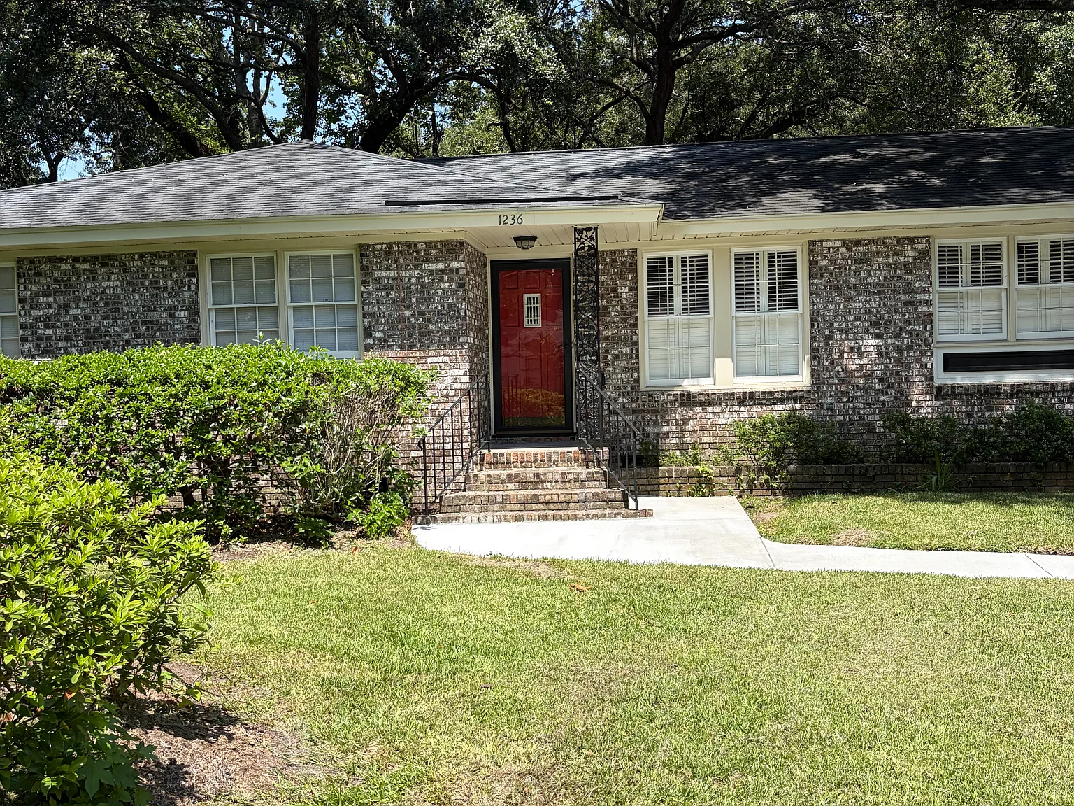 3 bed, 1950 sqft, $3,450 — Photo 1