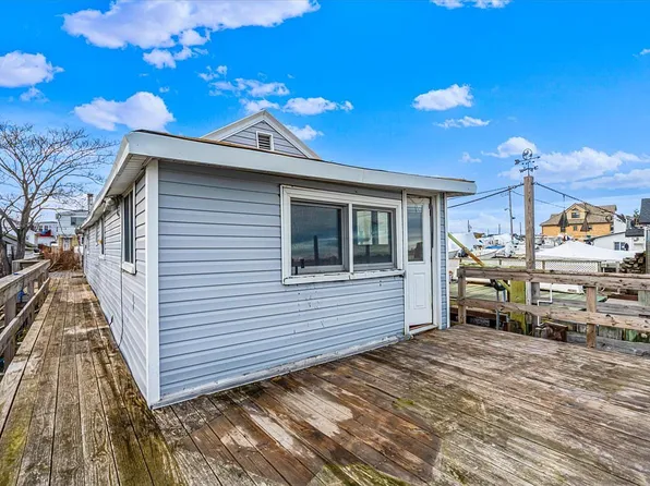 1635 Church Rd, Broad Channel, NY 11693