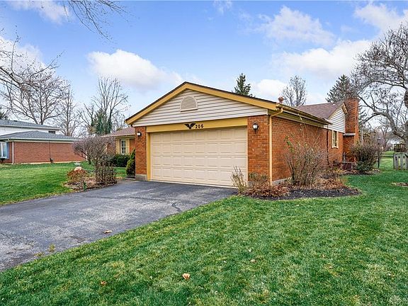 3rd image of 206 Whittington Dr