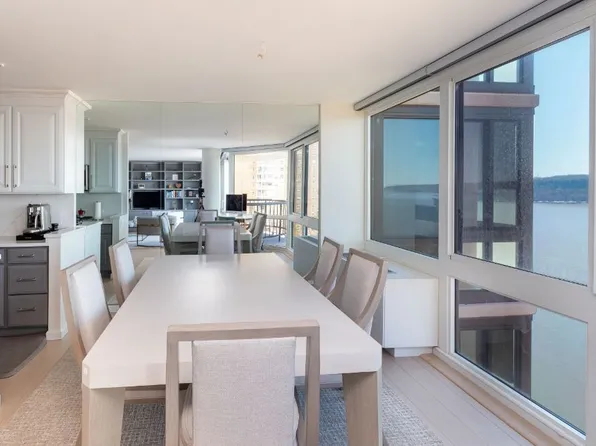 2521 Palisade Avenue image 4 of 17