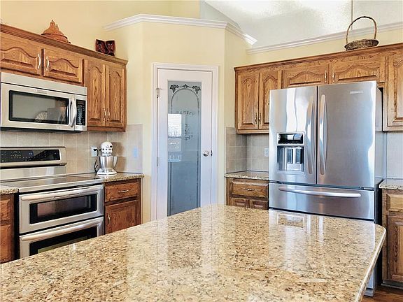 4th image of 8725 N Robinhood Ave