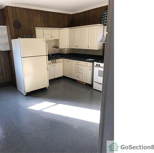 2nd image of 2512 W Illinois St