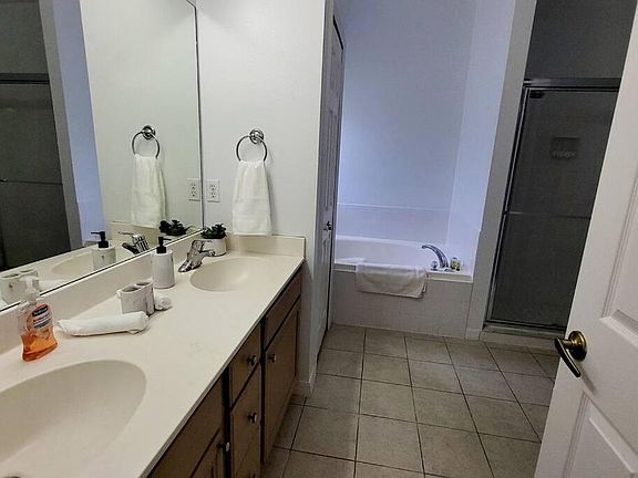 Full bath 1