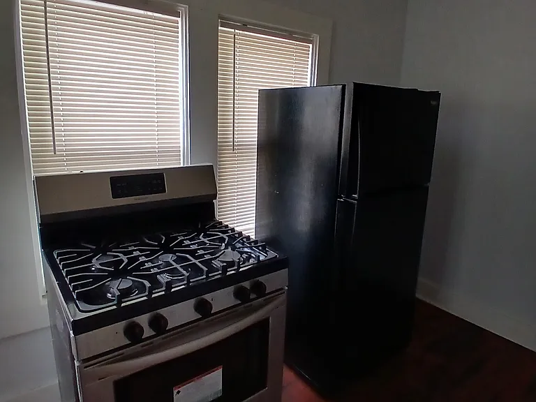 406 Voorhies St #B — Photo 8