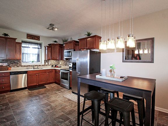 4th image of 1329 Brookwood Cir