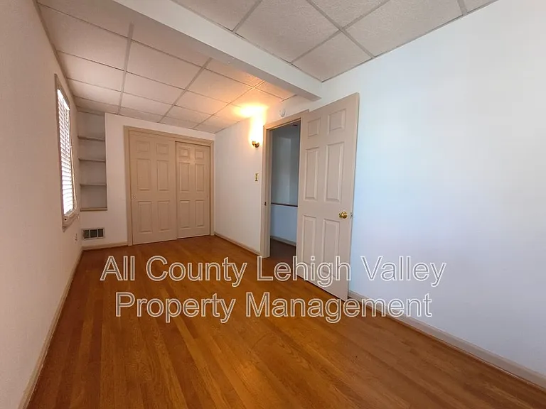 8 W Elizabeth Ave — Photo 8