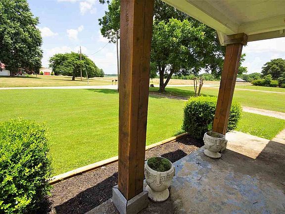 3rd image of 1040 Mount Moriah Dr