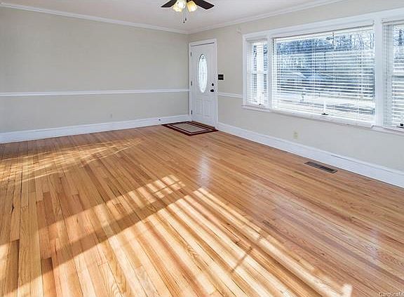 4th image of 8525 Williamsburg Cres