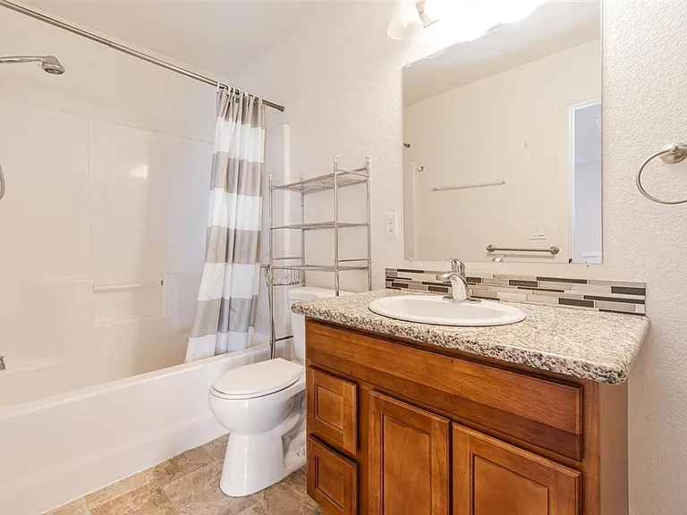 14414 E Burnside St — Photo 14