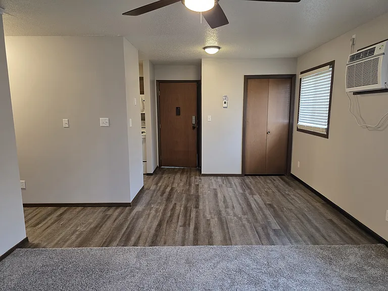 310 E 3rd St #3 — Photo 4