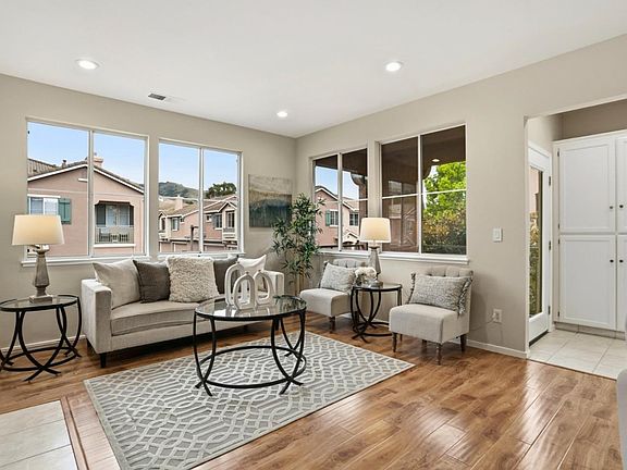 4th image of 3537 Jasmine Cir