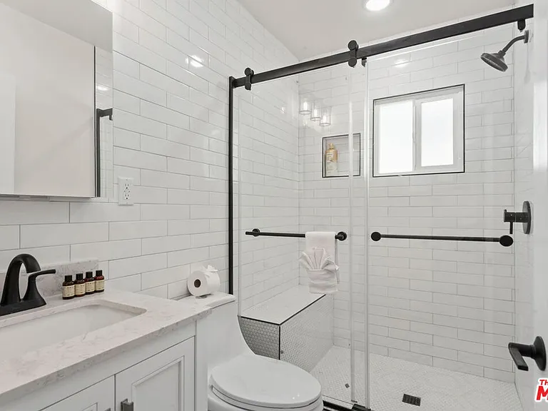 1224 N Ogden Dr — Photo 39