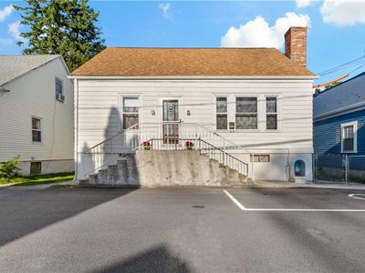32 Pearse Ave, Bristol, RI, 02809