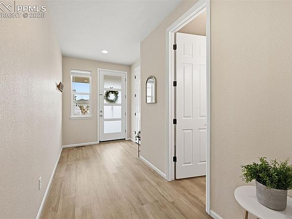3rd image of 5765 Mammoth Ln