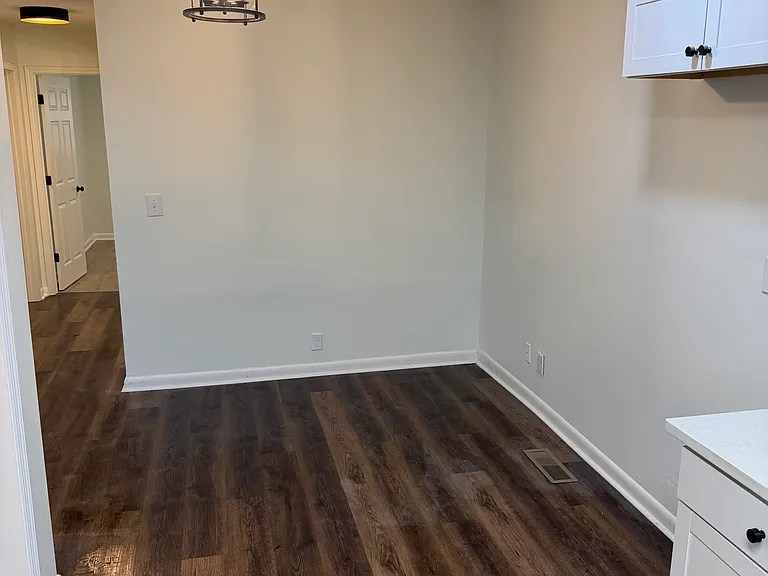 308 Lakeview Dr — Photo 6
