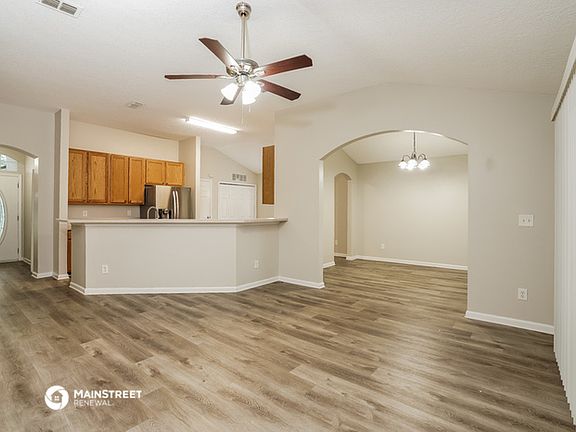 4th image of 2711 Cross Creek Dr