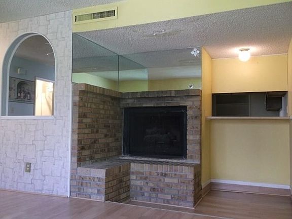 4th image of 2671 Aracatuba Ave