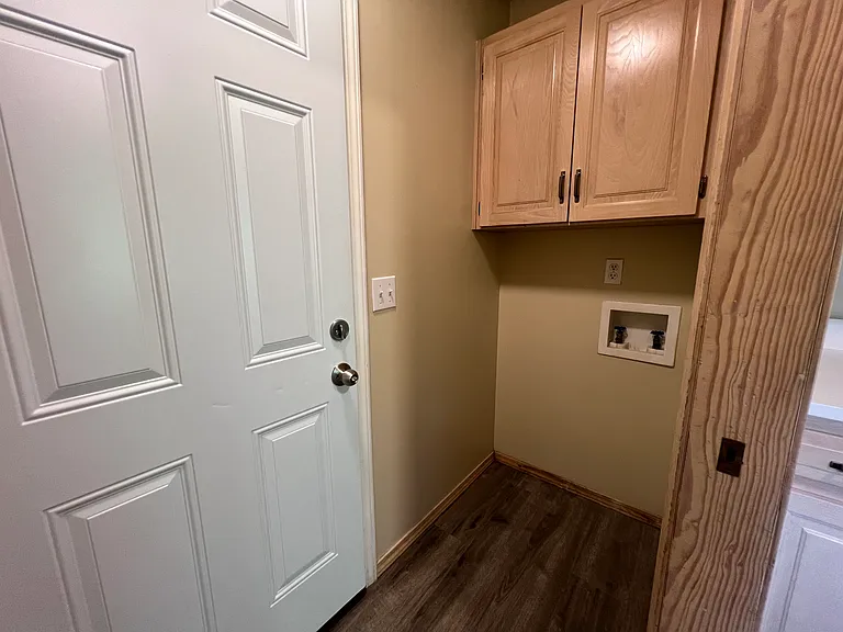 1538 S Saint Marys Ave — Photo 22