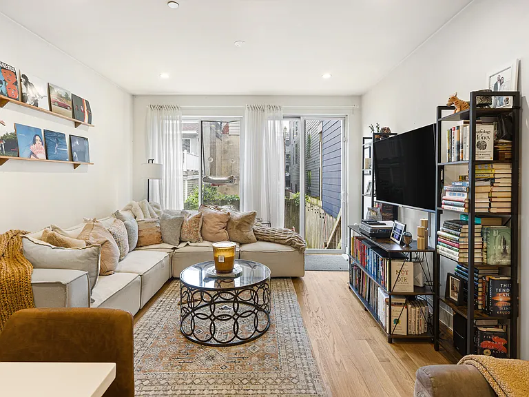 823 N Uber St #1 — Photo 9