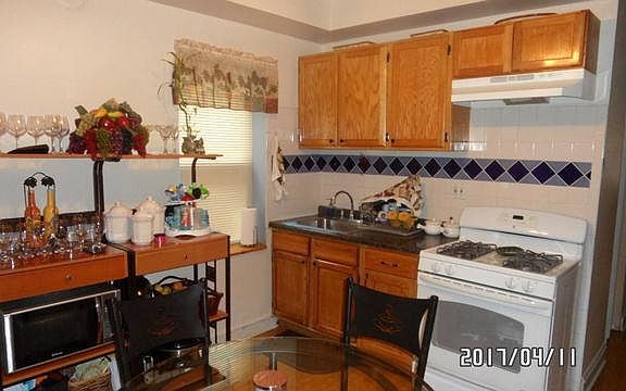5th image of 2220 N Lorel Ave