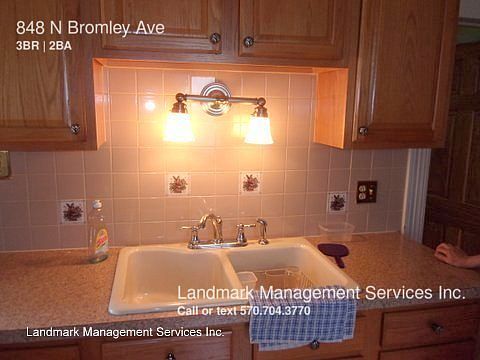 3rd image of 848 N Bromley Ave