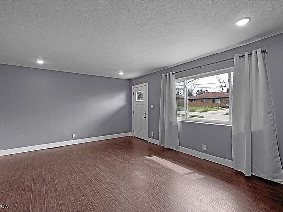 3rd image of 13584 Brookdale Ave