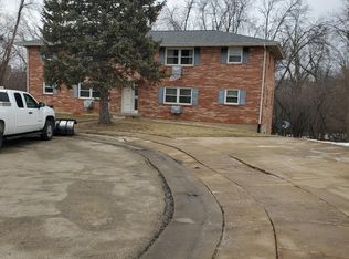 1730 Westridge Ct, Dubuque, IA 52002