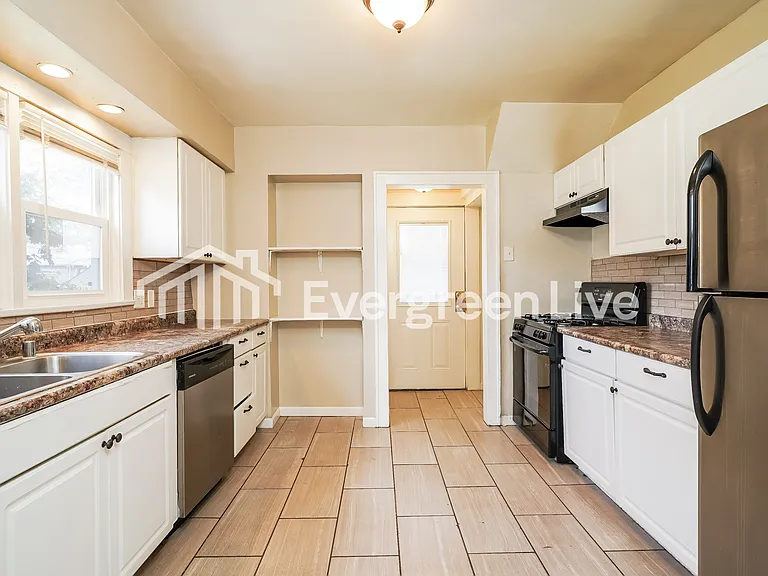 821 S 56th St — Photo 6
