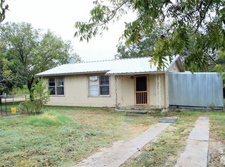 205 N A St, Lometa, TX 76853
