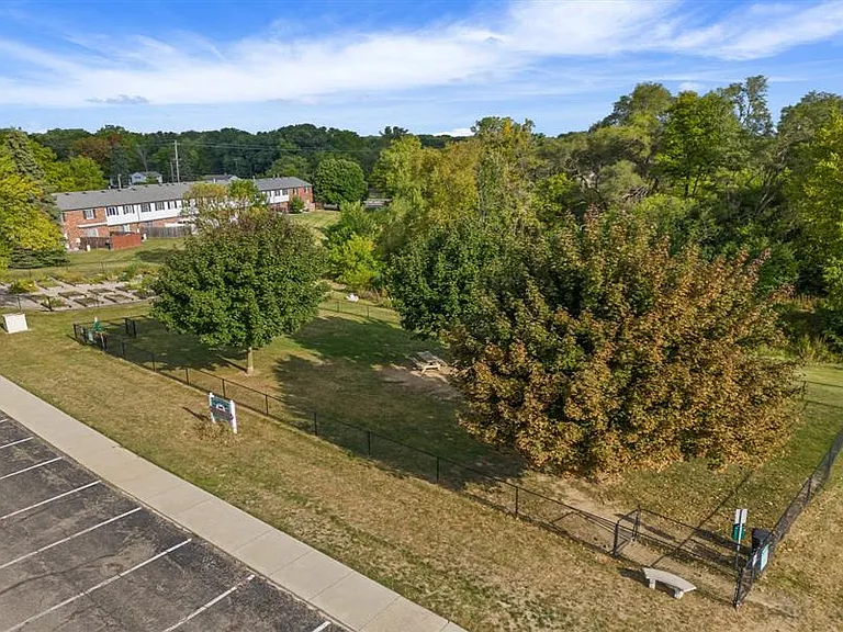 Residences at Grand Blanc Apartments - Grand Blanc, MI — Photo 57