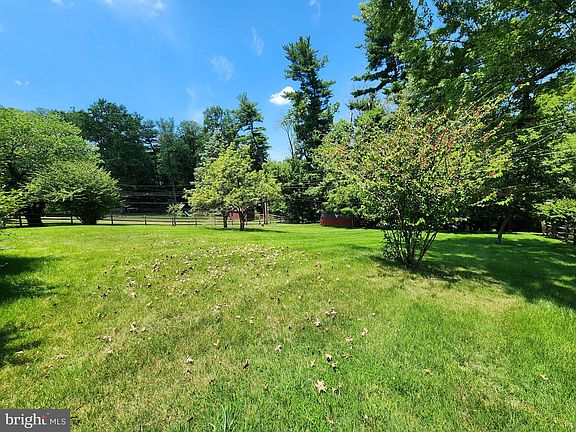 4th image of 68 S Forge Manor Dr