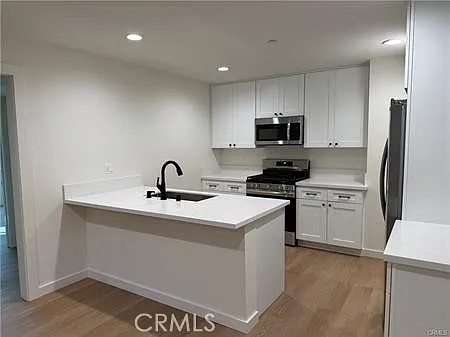 1336 Calle Tulipan #B — Photo 4