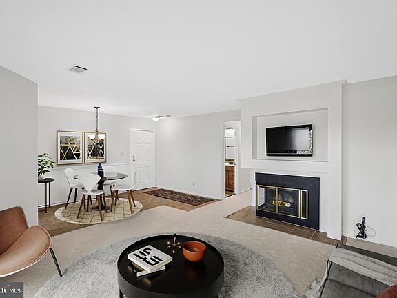 4th image of 11144 Beaver Cir #11144