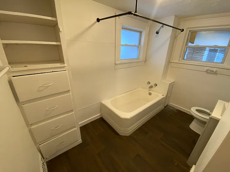 860 Chalker St #B — Photo 8