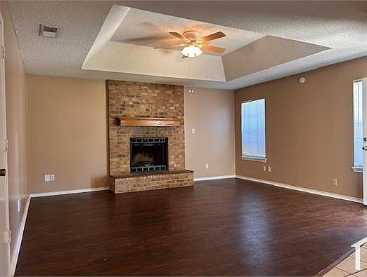 2nd image of 3323 Lexington Dr