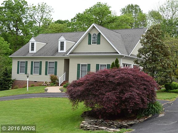 2nd image of 1209 Oaklawn Dr