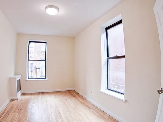 Rented by Urban Real Estate Inc | media 4