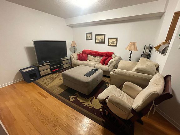 4th image of 35 Chesapeake Cres #1